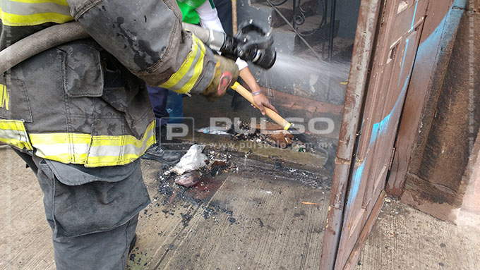 Incendio Da A Una Puerta Del Teatro Alarc N Fotogaler A