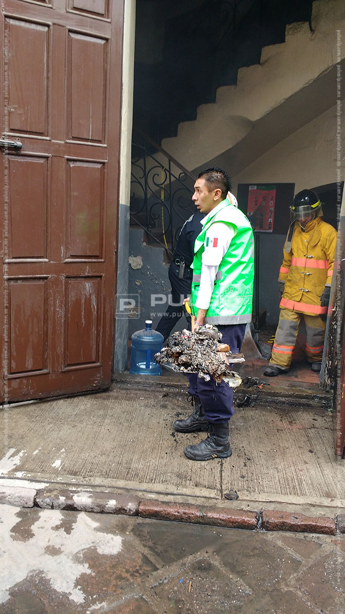 Incendio Da A Una Puerta Del Teatro Alarc N Fotogaler A