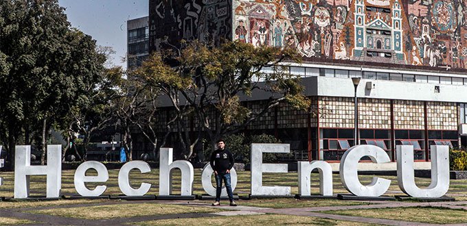 El Joven Que Est Cerca De Marte