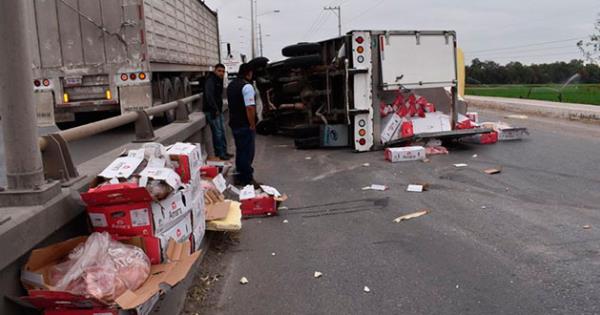 Vuelca Camioneta Cargada De C Rnicos Fotogaler A