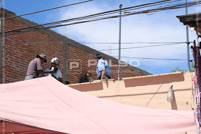 Albañil recibe descarga eléctrica al estar trabajando FOTOGALERÍA