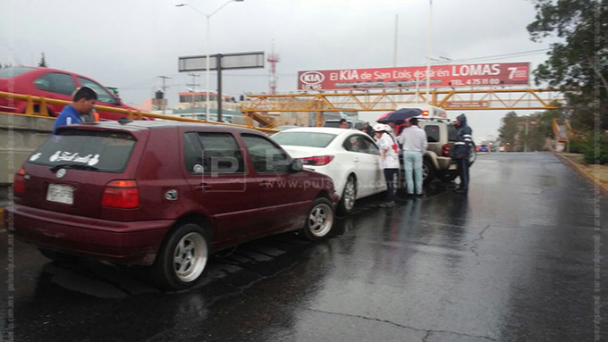 Choque M Ltiple En Salvador Nava Deja Da Os Materiales