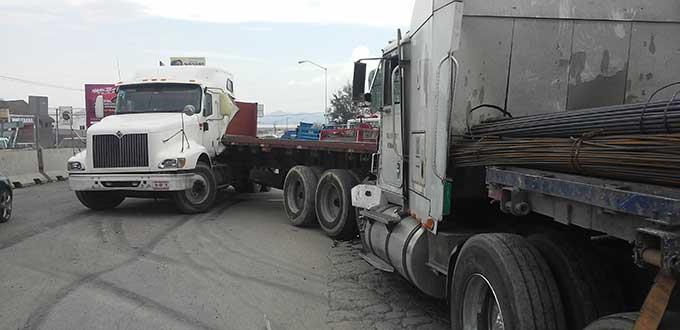 Choque De Tr Ileres Y Una Camioneta Deja Un Lesionado