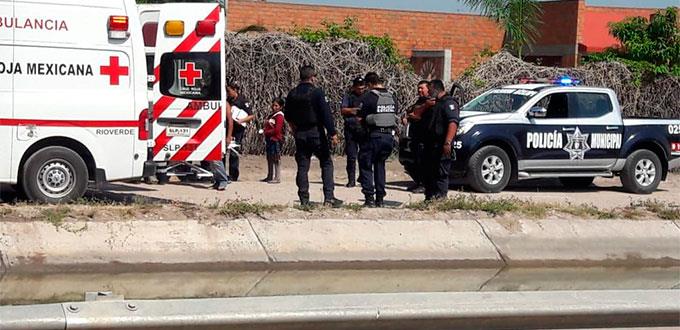 Padre E Hijo Casi Mueren Ahogados En Un Canal