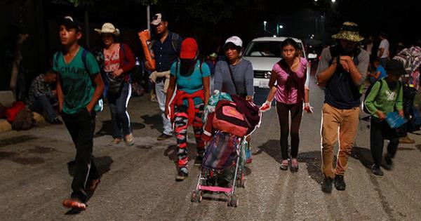 Migrantes Se Instalaron En Huixtla Chiapas Para Descansar