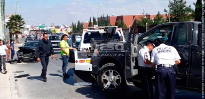 Aparatoso Choque Y Volcadura En Coronel Romero