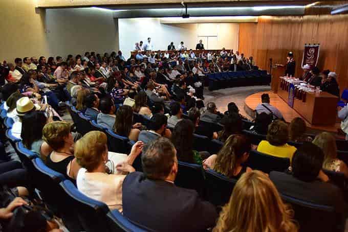 Destacados Profesionistas Reciben Grado De Doctor Honoris Causa