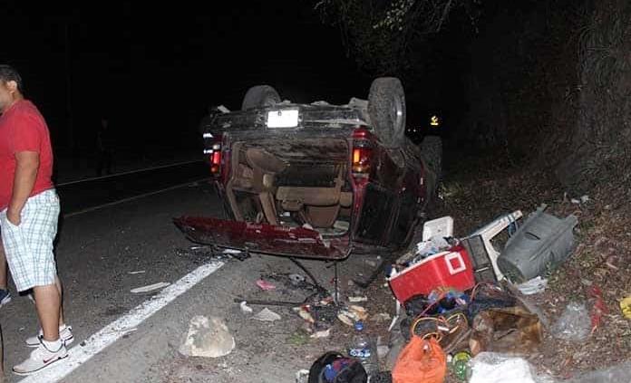 Familia Resulta Herida En Accidente