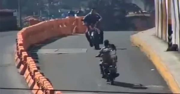 Video Motociclistas Chocan De Frente En Autopista De Edomex Quedan