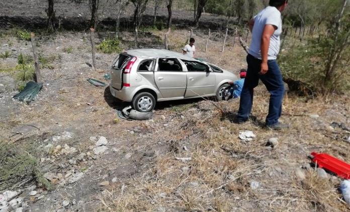 Tres lesionados en accidente automovilístico