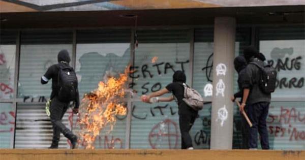 Estudiantes Del Cch Protestan Contra Grupos Porriles En La Unam Se