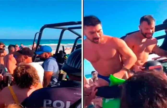 Policías de Tulum detienen a pareja gay por besarse en la playa