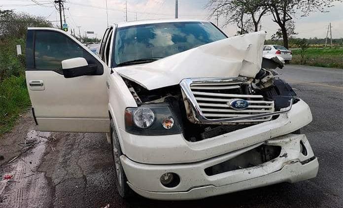 Chocan Dos Camionetas Y Una Acaba Volcada