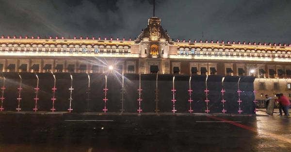 Blindan Con Vallas Palacio Nacional Previo A Marcha Del M