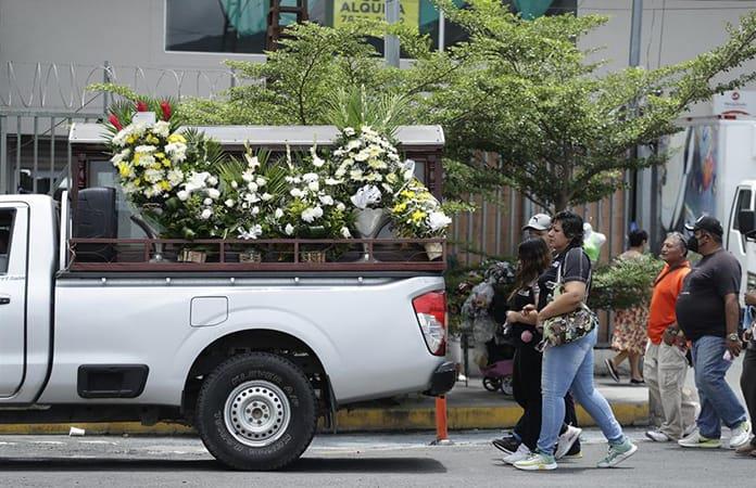 Sepultan En El Salvador A Padre E Hijo Ahogados En El R O Suchiate