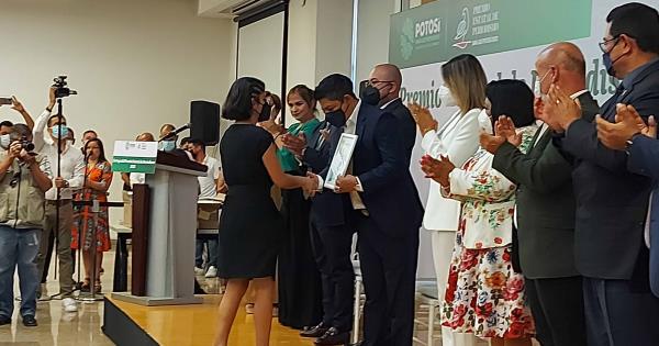 Entrega Gallardo Los Premios Estatales De Periodismo 2022