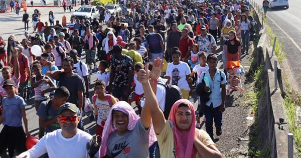 Nueva Caravana De Unos Migrantes Sale De Tapachula