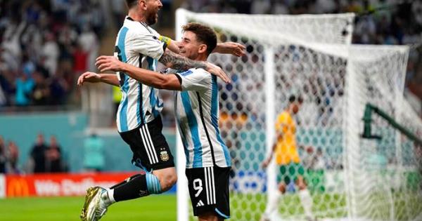 Messi y Álvarez clasifican a Argentina a los cuartos de final de Qatar