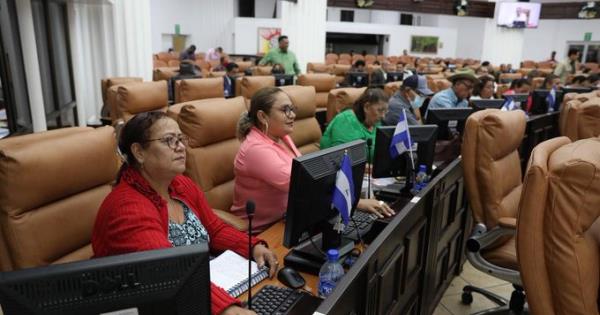 Parlamento de Nicaragua aprueba acuerdo de transporte aéreo con México