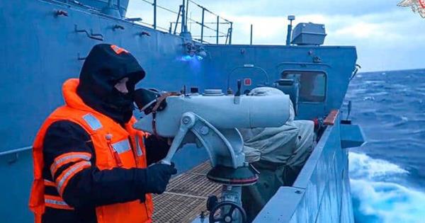 Fragata rusa con misiles hipersónicos Tsirkón cruza el canal de la Mancha