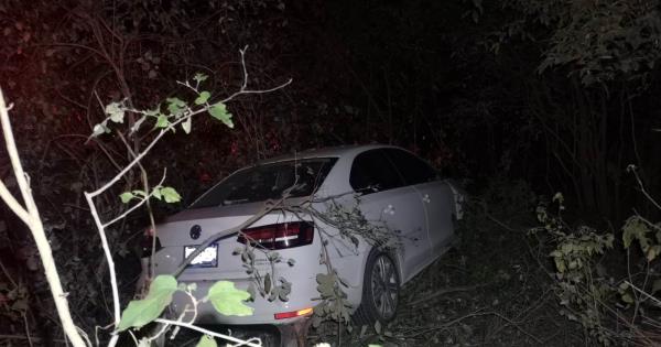 Mujer Resulta Con Lesiones Leves En Un Accidente Sobre La Carretera