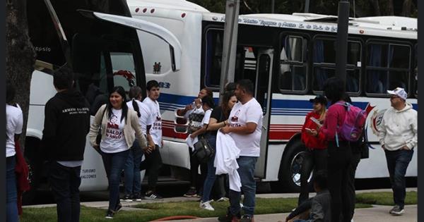 Trasladan A Simpatizantes De Amlo A Bordo De Autobuses De La Uabjo