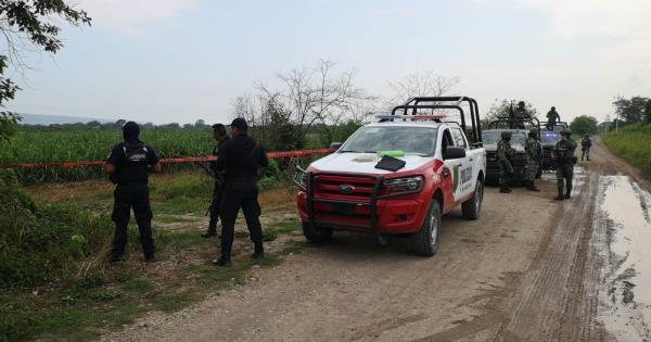 Hallan cadáver de un hombre con signos de violencia en una parcela de