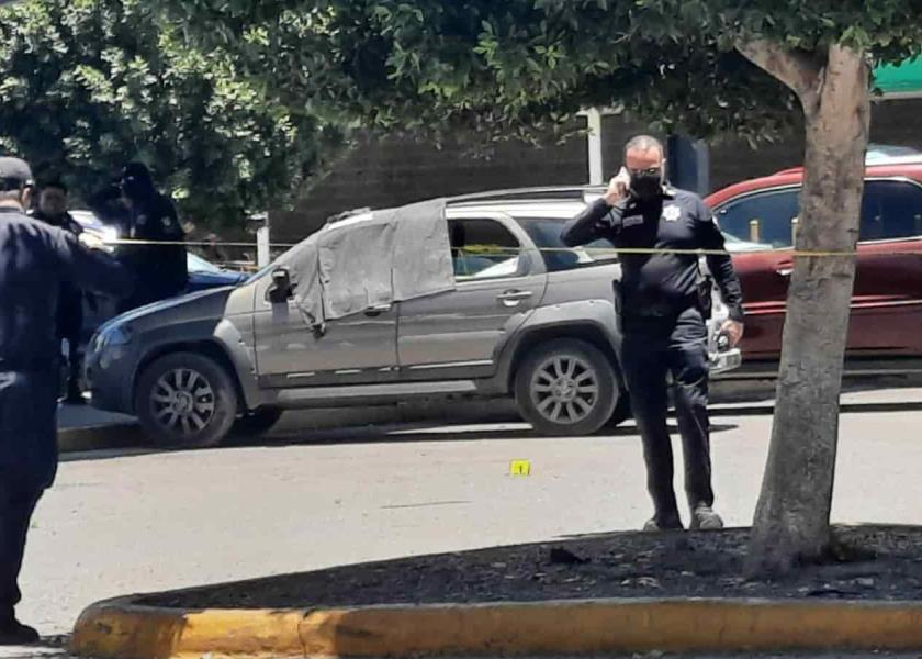 A Balazos Asesinan A Un Hombre En Estacionamiento De Bodega Aurrer