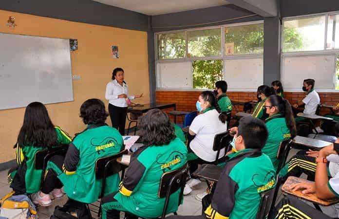 Jóvenes podrán aprender oficios