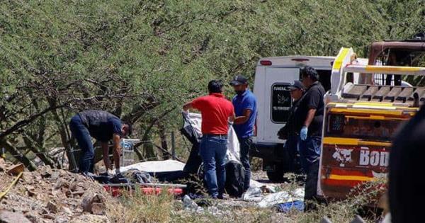 Vuelca autobús con migrantes hay 16 muertos