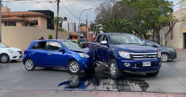 Aparatoso Choque En Polanco S Lo Da Os Materiales