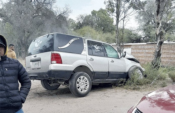 Camioneta Arrolla A Pareja Y Luego Choca