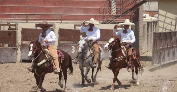 Celebrarán Día del Padre con una charreada