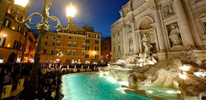 Roma cobra entrada en Fontana de Trevi a turistas