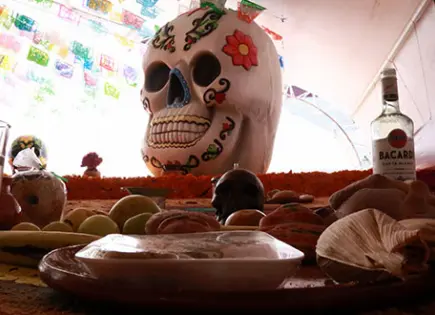 ¿Qué comida se pone en la ofrenda del Día de Muertos? ¿Qué comida se pone en la ofrenda del Día de Muertos?