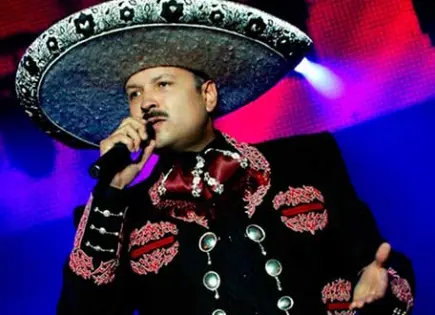 Pepe Aguilar agradece la bendición de Maribel Guardia a su hijo