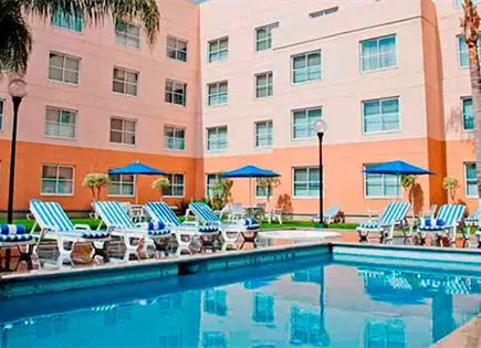 Premian a hoteles con descuento en licencias de alcohol Premian a hoteles con descuento en licencias de alcohol