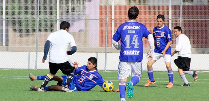Pide diputado que ligas de futbol amateur cuenten con seguros médicos y de vida para los jugadores