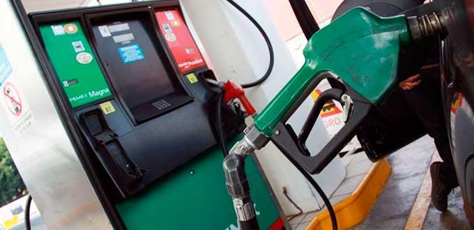 No hay aumentos desordenados en precio de gasolinas, según SHCP y Pemex; Magna supera los 17 pesos