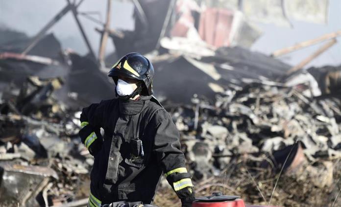 Desalojan a cien personas por incendio en el norte de Italia
