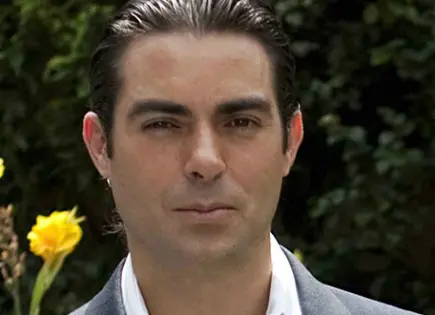 Ernesto DAlessio molesto por críticas hacia su madre en concierto del Zócalo