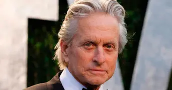 Michael Douglas critica a Trump y se disculpa por caos mundial