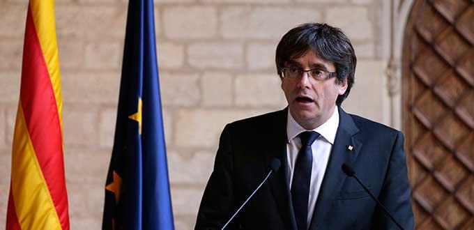 Niega el expresidente catalán Puigdemont haberse dado por vencido tras publicación de mensaje