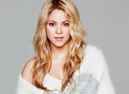Shakira conmemora 30 años del lanzamiento de Pies Descalzos