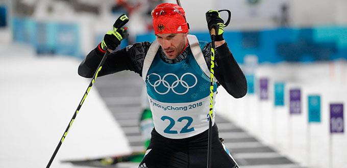 Alemán Arnd Peiffer gana biatlón de velocidad a 10K