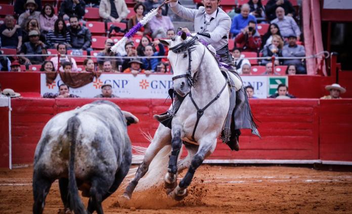Cartagena indulta por primera vez en la historia de la Plaza México a un toro de rejones