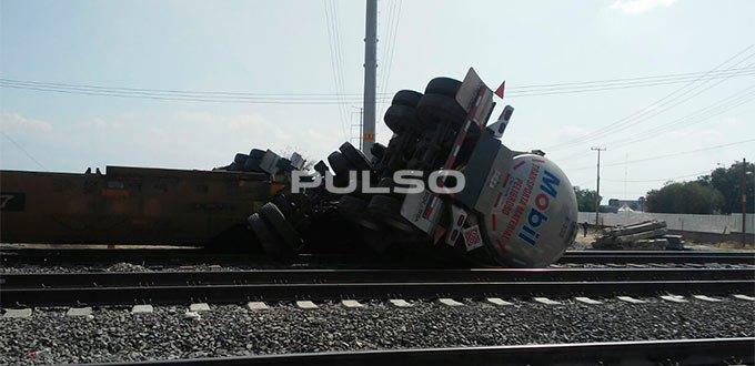 Fincarían responsabilidades a empresa transportista por accidente con pipa en Zona Industrial