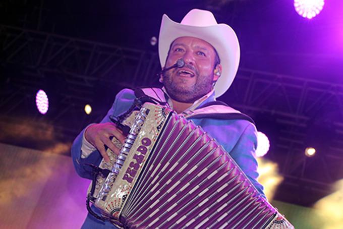 Grupo Pesado recibe en Las Vegas presea por 25 años de trayectoria