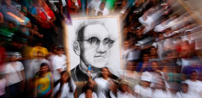 Víctimas de guerra de El Salvador muestran alegría por canonización de monseñor Romero