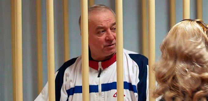 El espía Skripal sale del estado crítico un mes después de ser envenenado